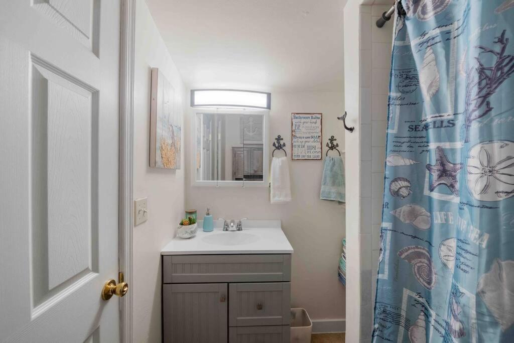Beach Bungalow - 1 Block To Beach - Pets Welcome! Norfolk Extérieur photo